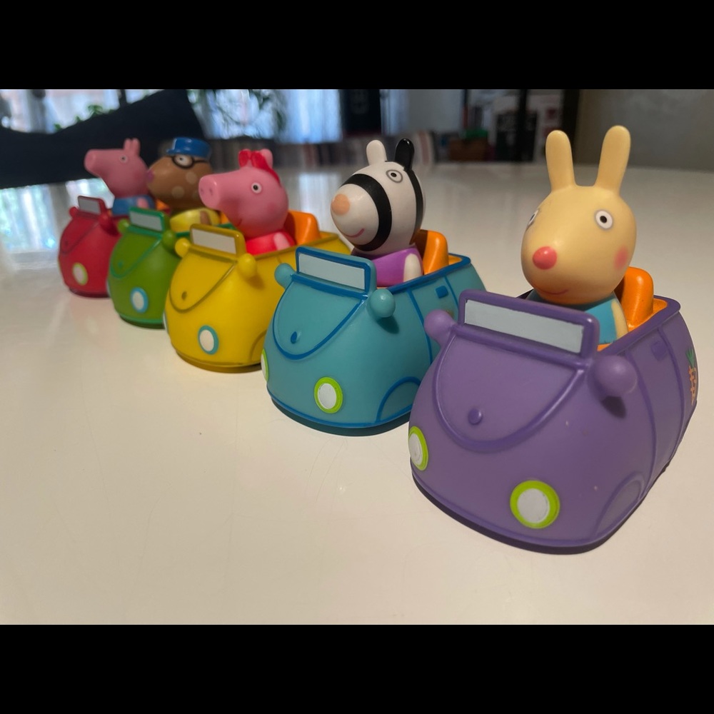 PEPPA PIG FIGURINES